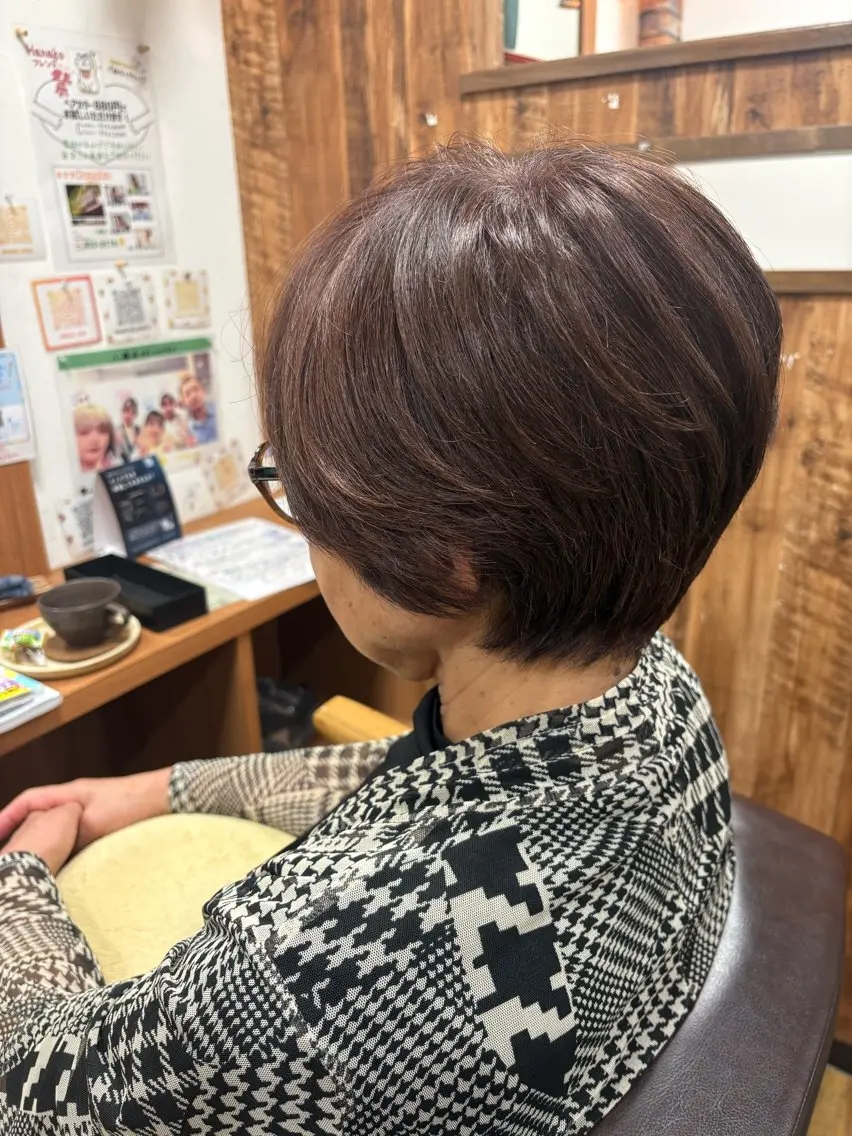 ショート カット ヘアカラー 佐藤 葵のヘアスタイル