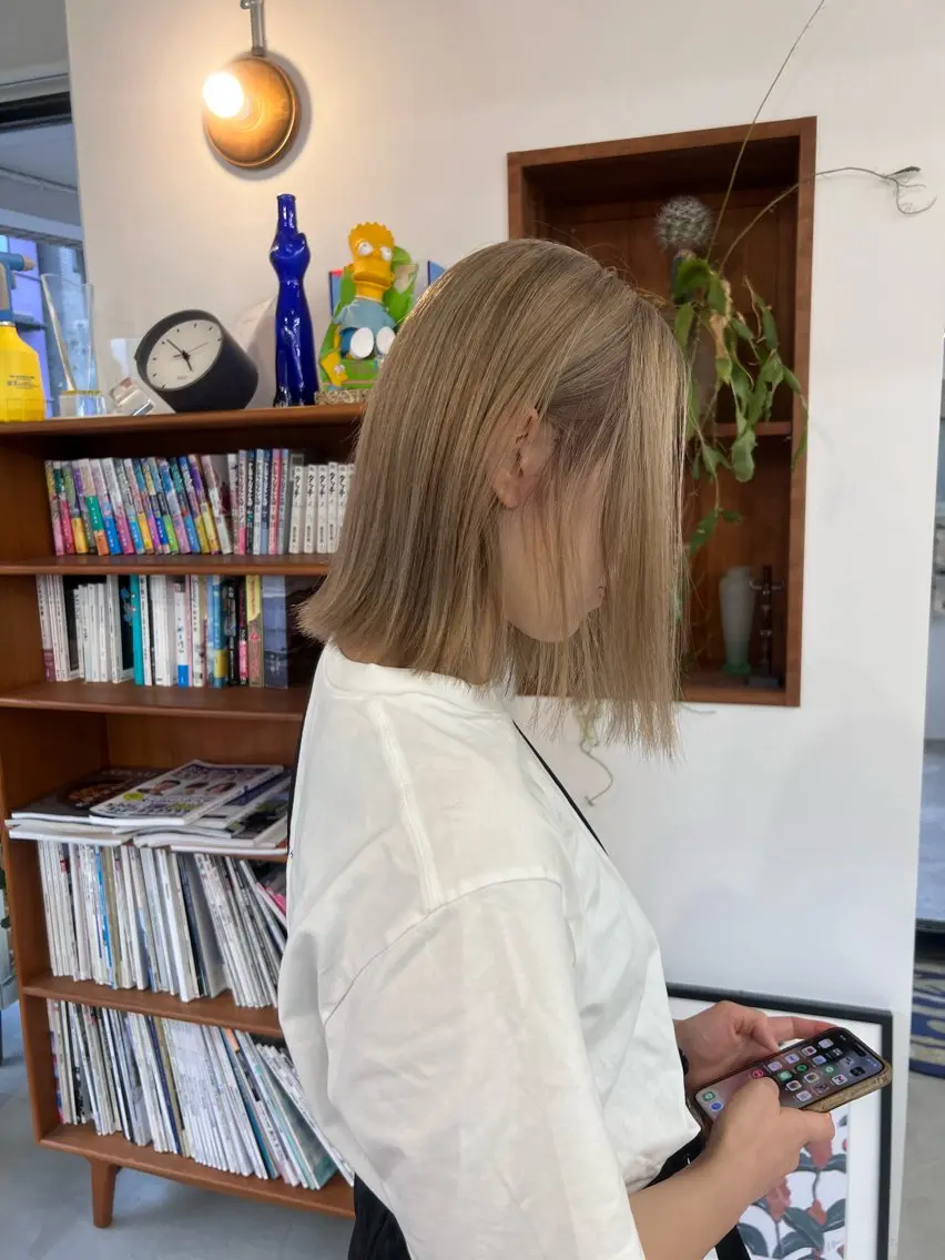 ミディアム ボブ 石川 実咲のヘアスタイル