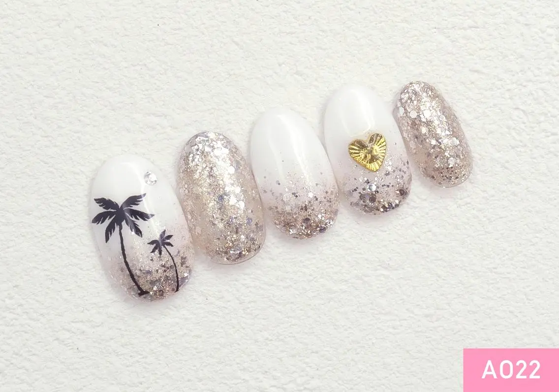 ネイル シルバー 池袋🪐 Nailのネイルデザイン