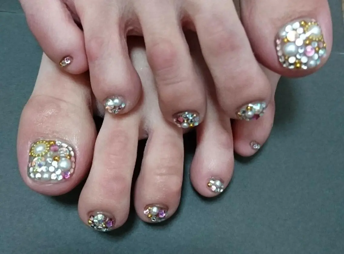 ネイル ストーンネイル Lilith Nailのネイルデザイン