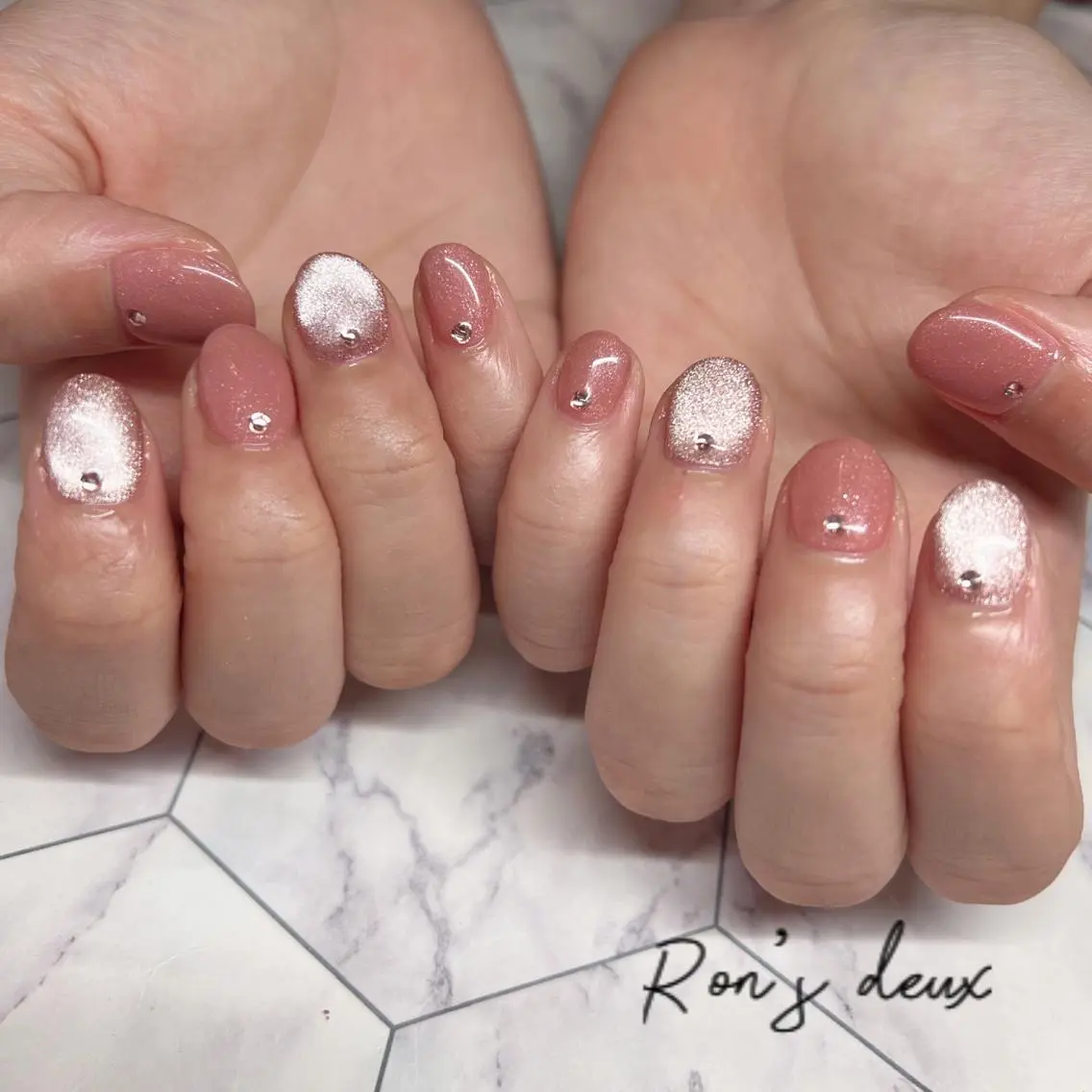 ネイル ストーンネイル Ron's nail 笹岡のネイルデザイン