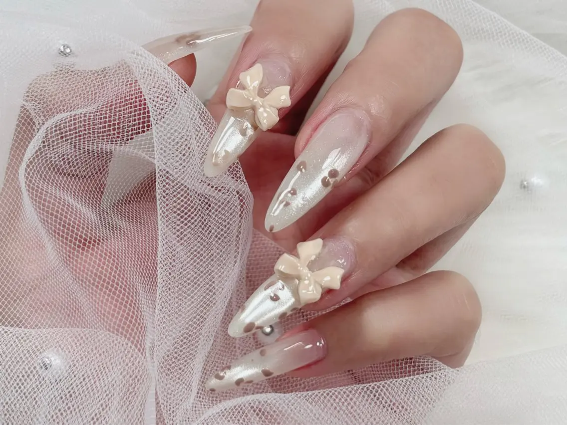 ネイル ジェルネイル キラキラネイル ロングネイル マグネットネイル 持ち込み ハンドネイル Sully Nail  Labのネイルデザイン