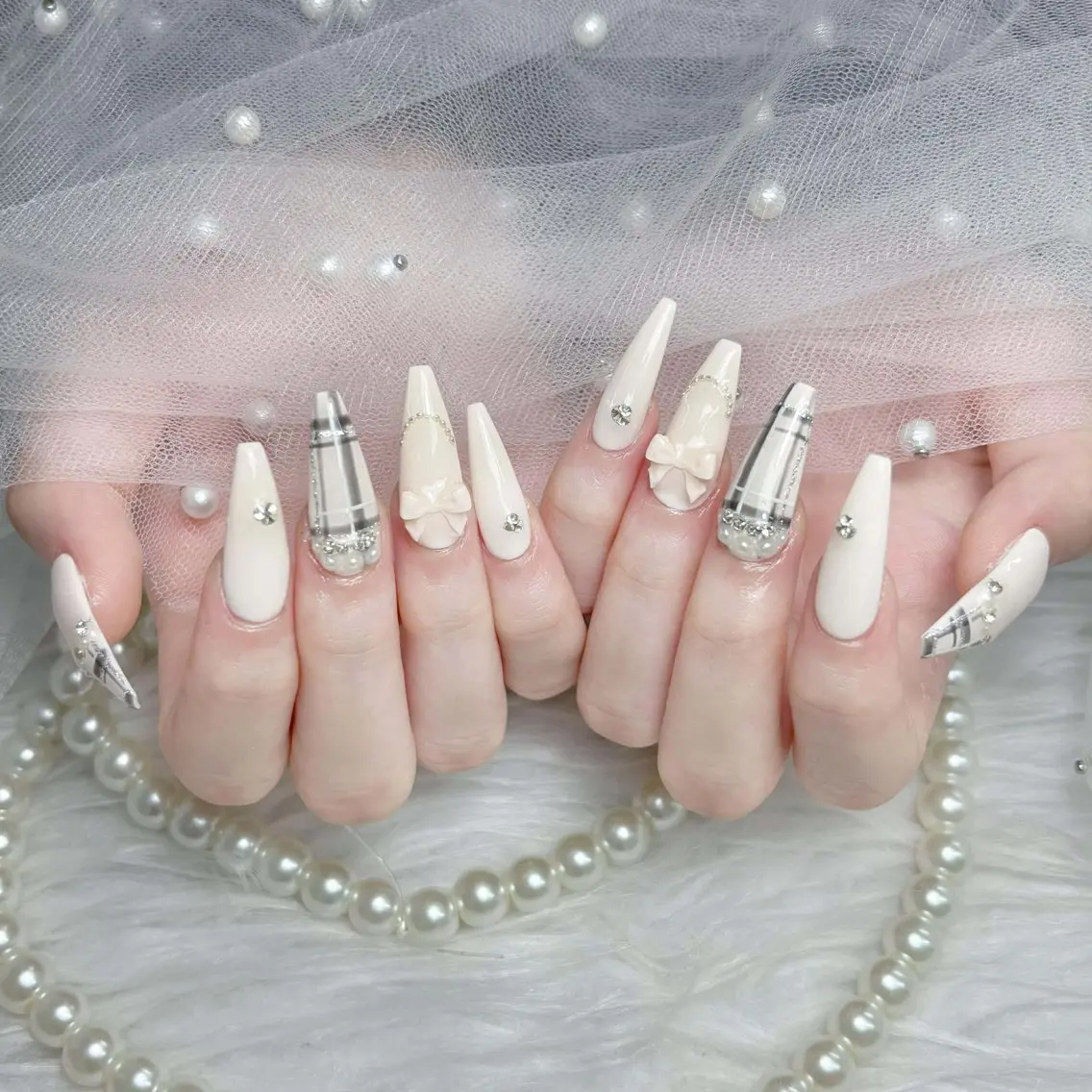 ネイル アートネイル オーロラネイル ブラウン ジェルネイル グラデーション ハンドネイル ハンドケア Nova Nailのネイルデザイン