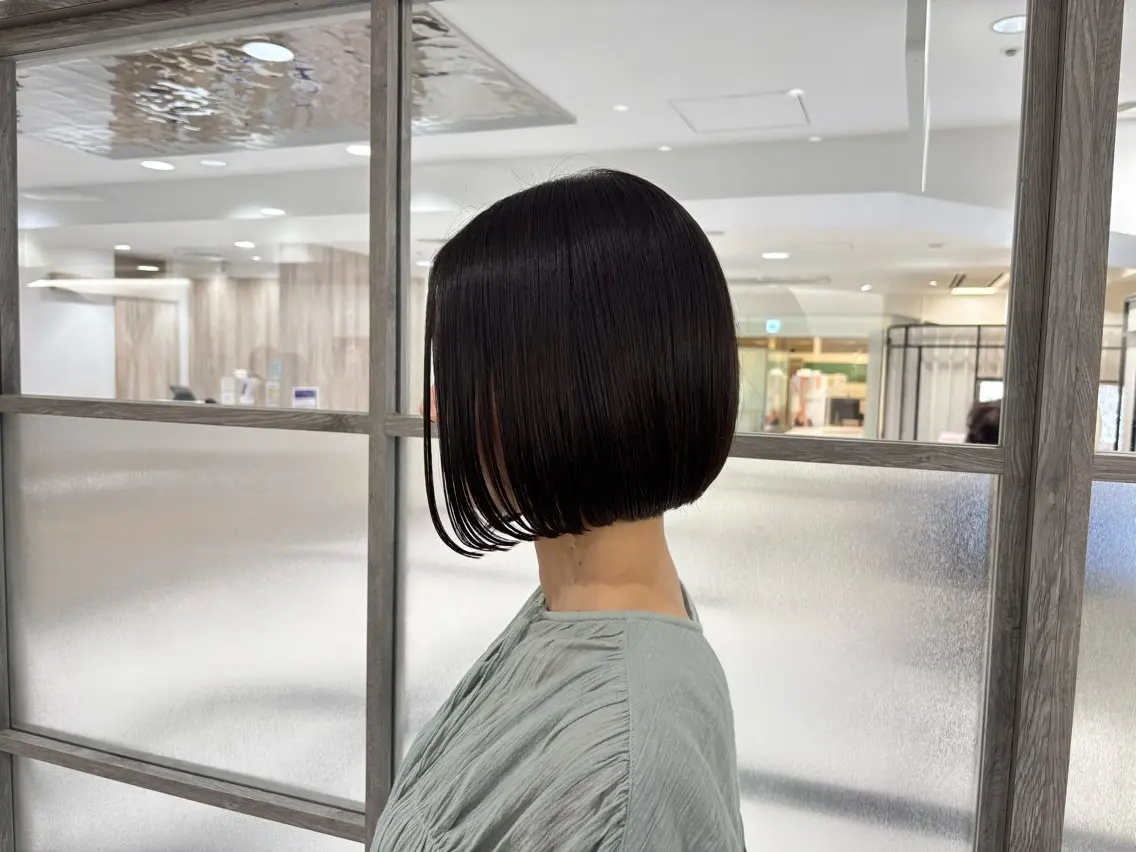 ショート ボブ カット ヘアカラー トリートメント 青木 翔海のヘアスタイル