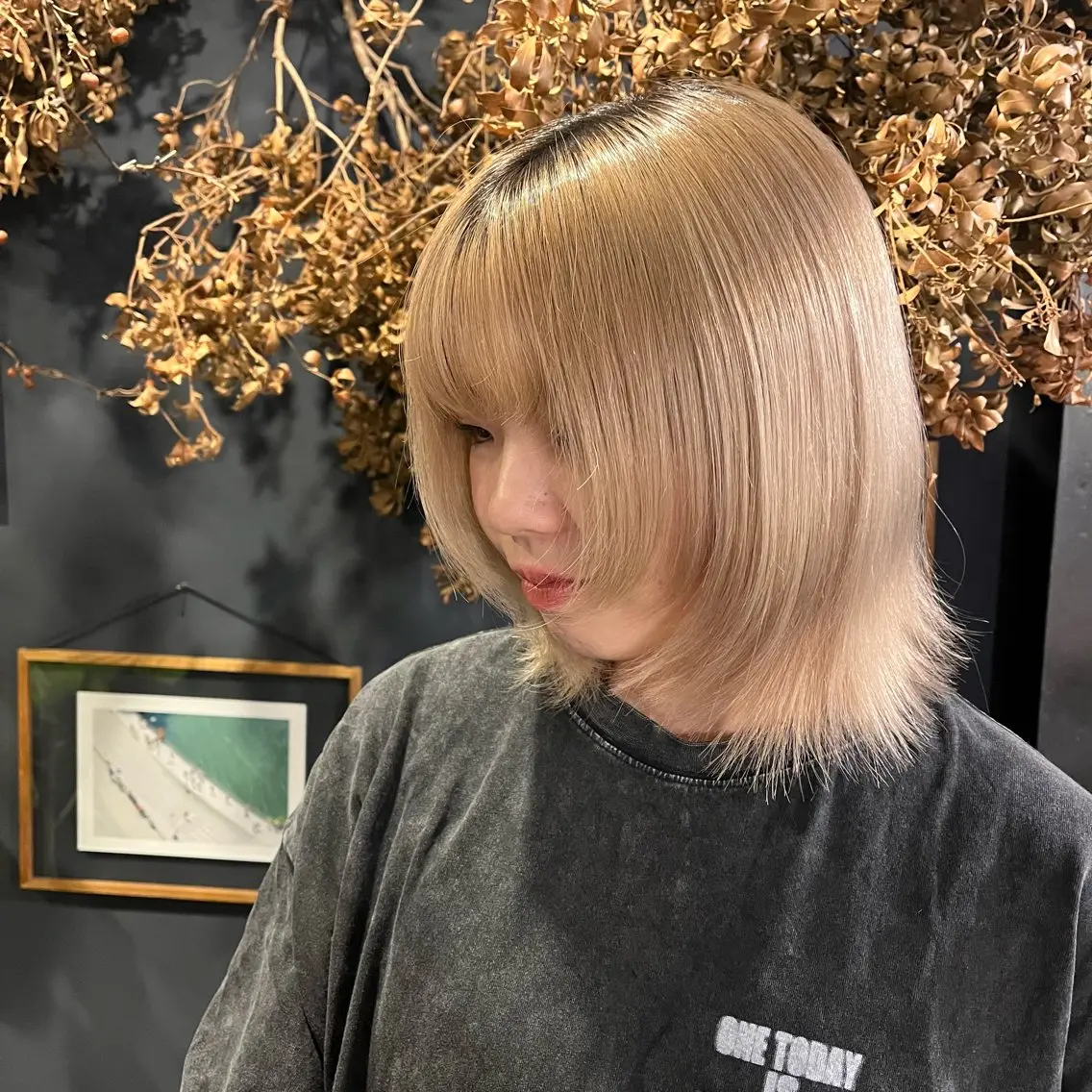 ミディアム ミディアムレイヤー レイヤーカット 岸本 まほのヘアスタイル