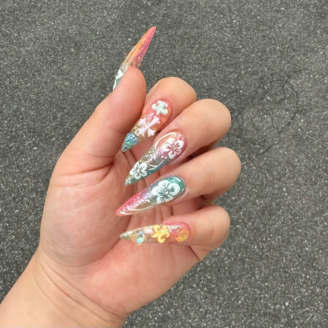 ロング ハンドネイル 小川 柚香のネイルデザイン