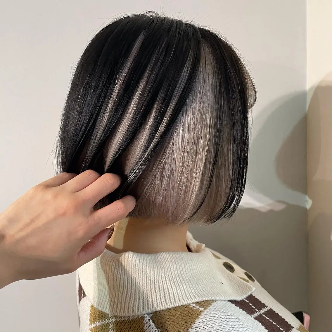 ショート カラー バレイヤージュ ブリーチ ケアブリーチ ダブルカラー イヤリングカラー Luana / 公式 / 大通のヘアスタイル