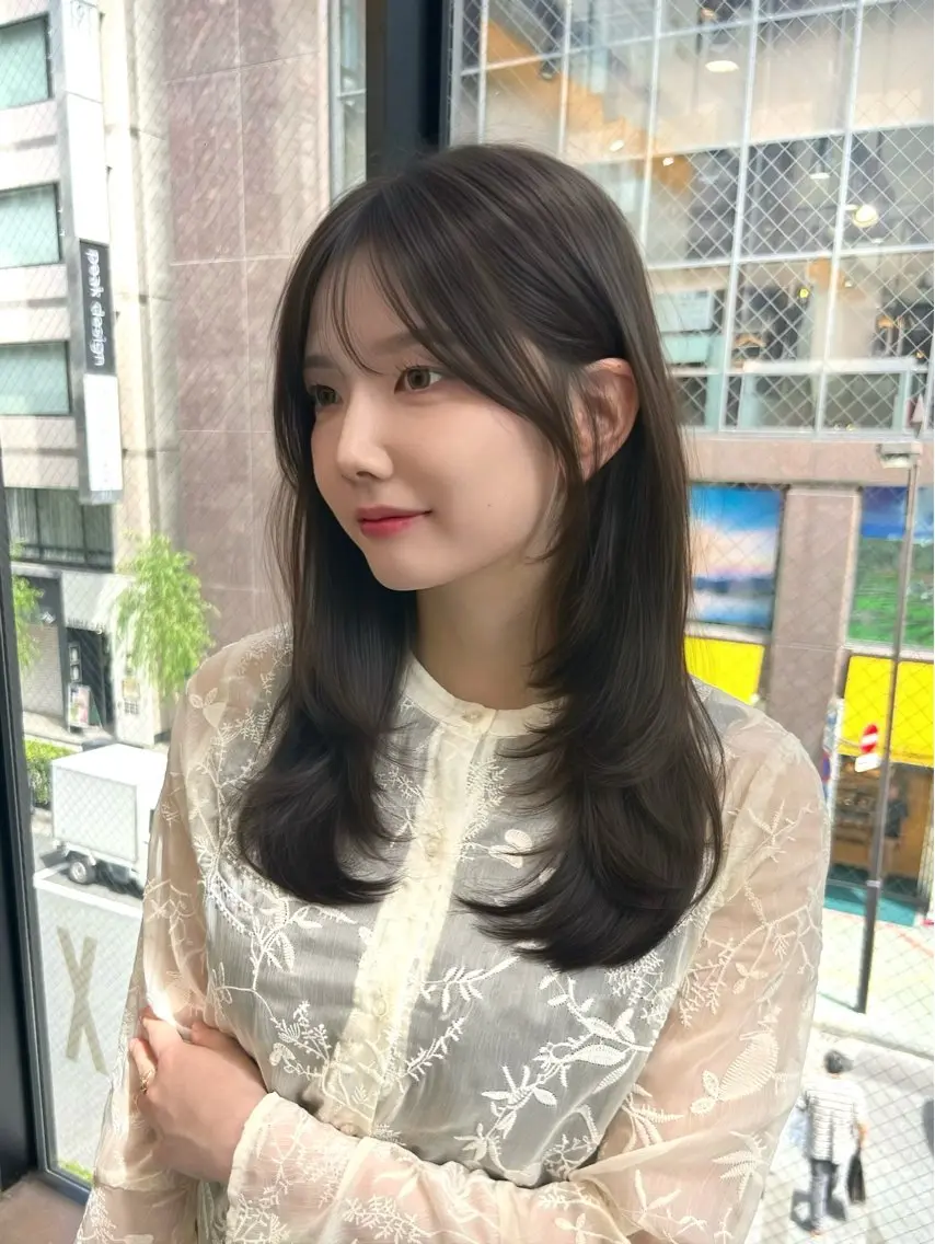 ミディアム 顔周りカット レイヤーカット 小顔カット 縮毛矯正 山田 啓太のヘアスタイル