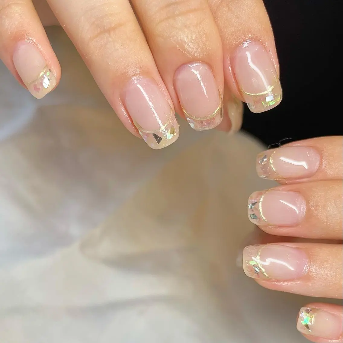 ミディアム カラー パーマ ヘアアレンジ メンズ キッズ ネイル マツエク・マツパ アイブロウ オーロラネイル フレンチネイル el. by Aoのネイルデザイン