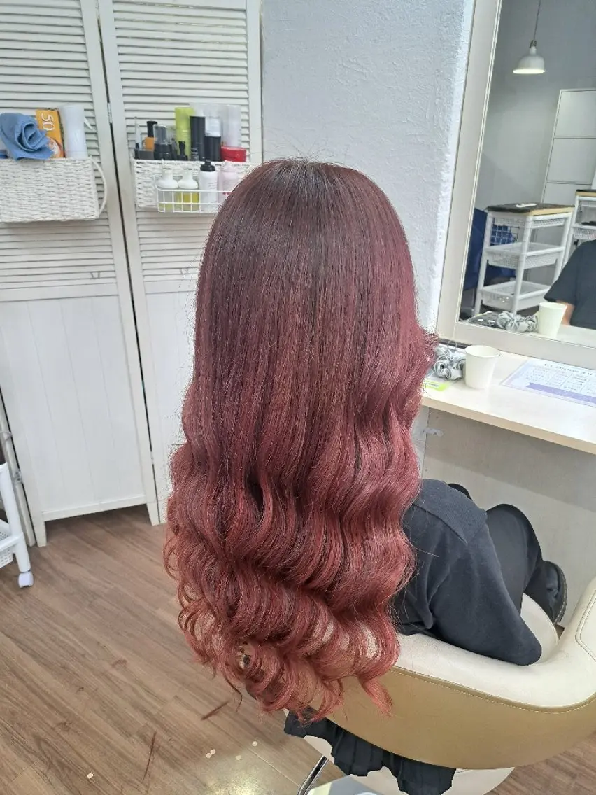 【大人気✨】カラー+艶トリートメント+シールエクステ70本の写真