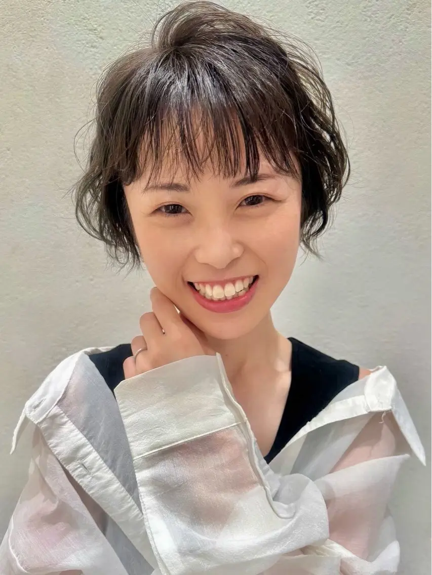 ショート 米澤 由衣のヘアスタイル