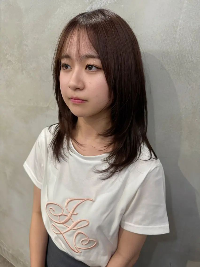 ミディアム シースルーバング カット ヘアカラー トリートメント ナチュラルヘア /透明感/長井遥陽のヘアスタイル