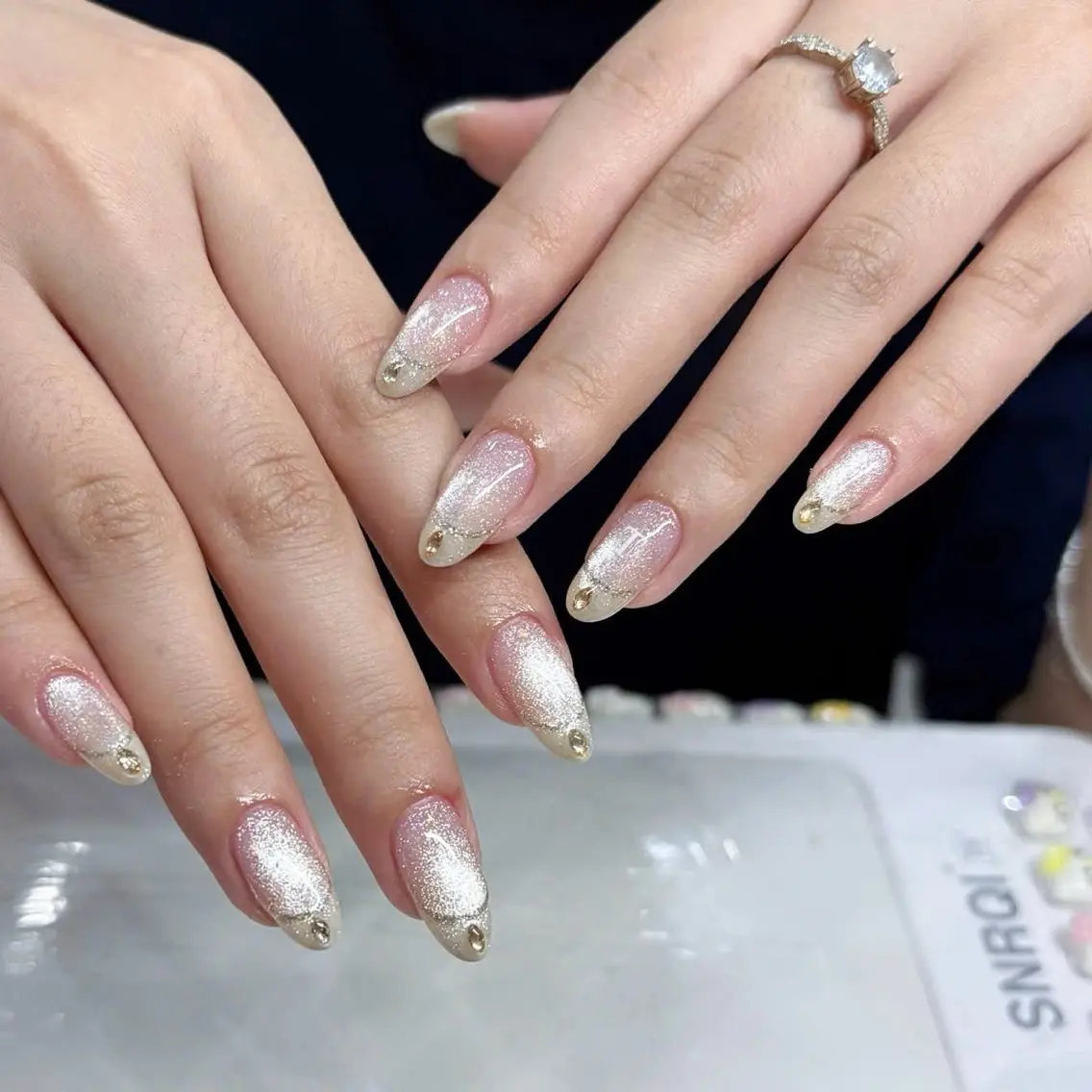 ネイル チークネイル ドット フレンチネイル グラデーション 韓国ネイル ハンドネイル Minette nailrinrinのネイルデザイン