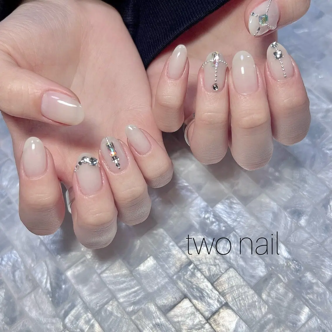 ネイル ネイルチップ ホワイト ハンドネイル two nailのネイルデザイン