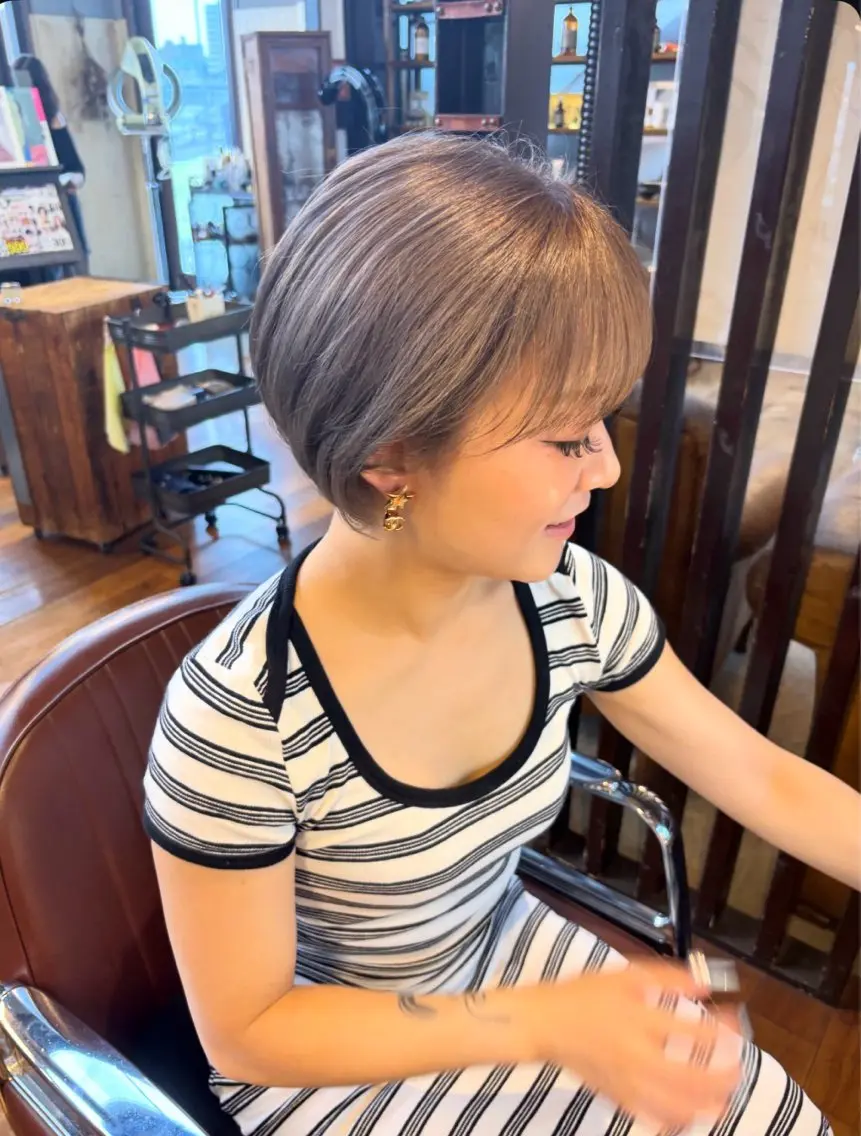 カラー ブリーチ グレージュ ヘアカラー NAGONSTYLE 田村　莉生のヘアスタイル