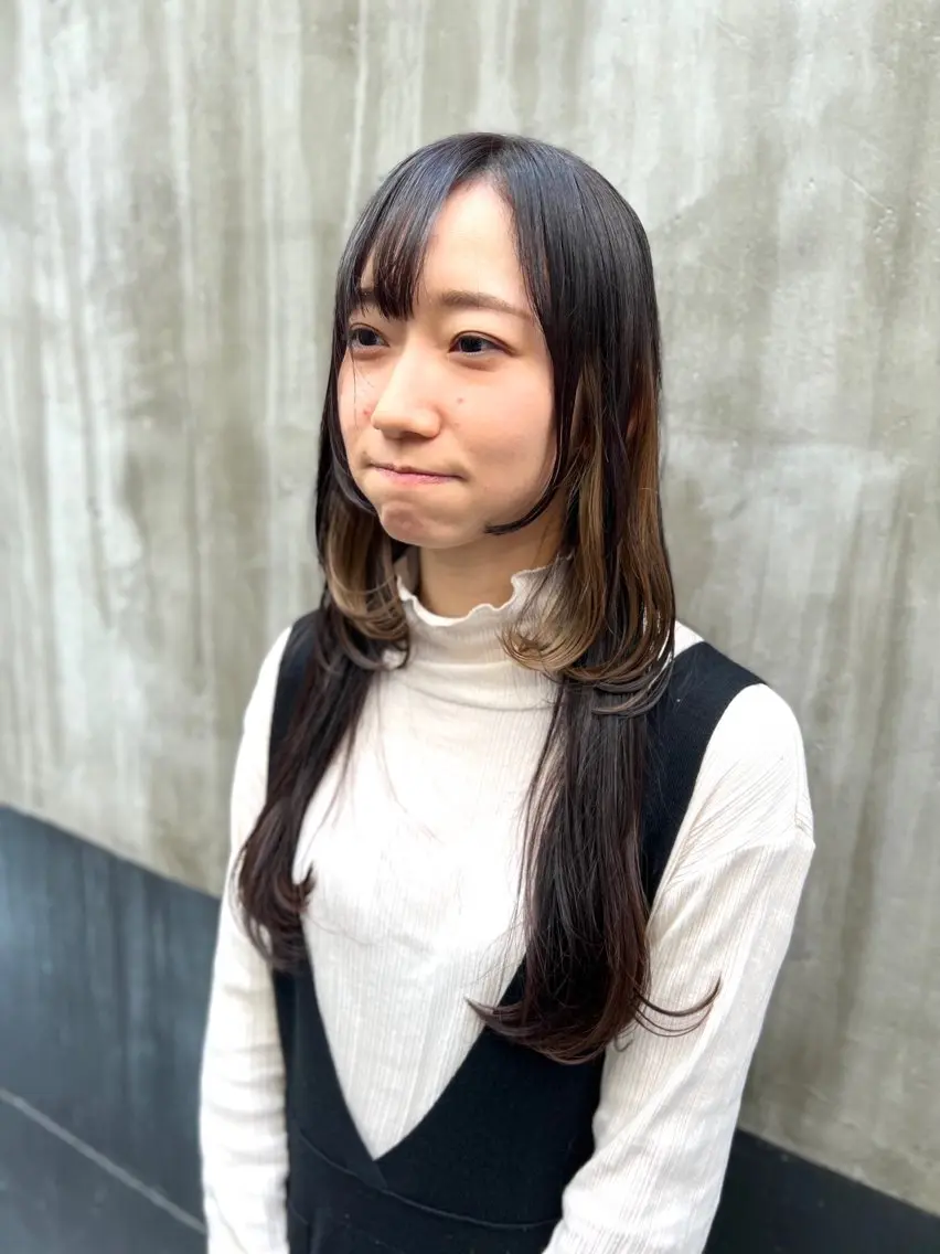 セミロング カラー イヤリングカラー 姫カット 🍇おぐら めぐみ🍇のヘアスタイル