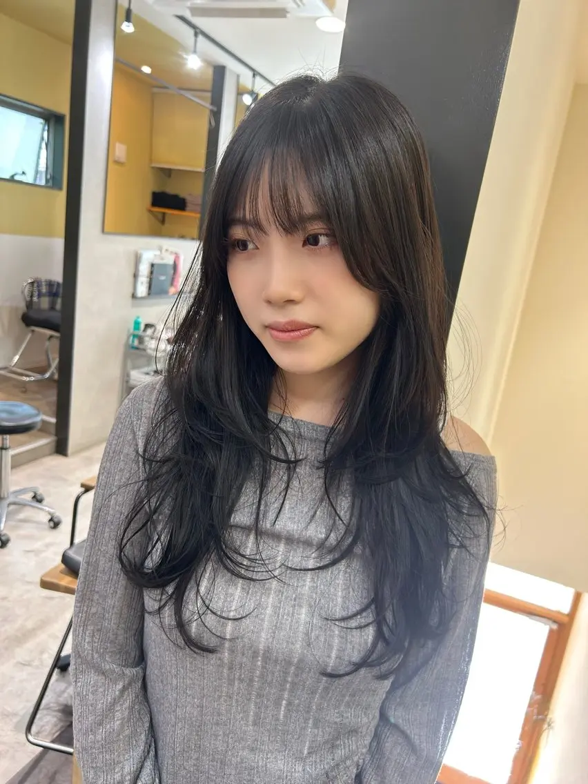 ロング カラー ロングレイヤー レイヤーカット ロング カット ヘアカラー トリートメント hubhair レイヤー/透明感のヘアスタイル
