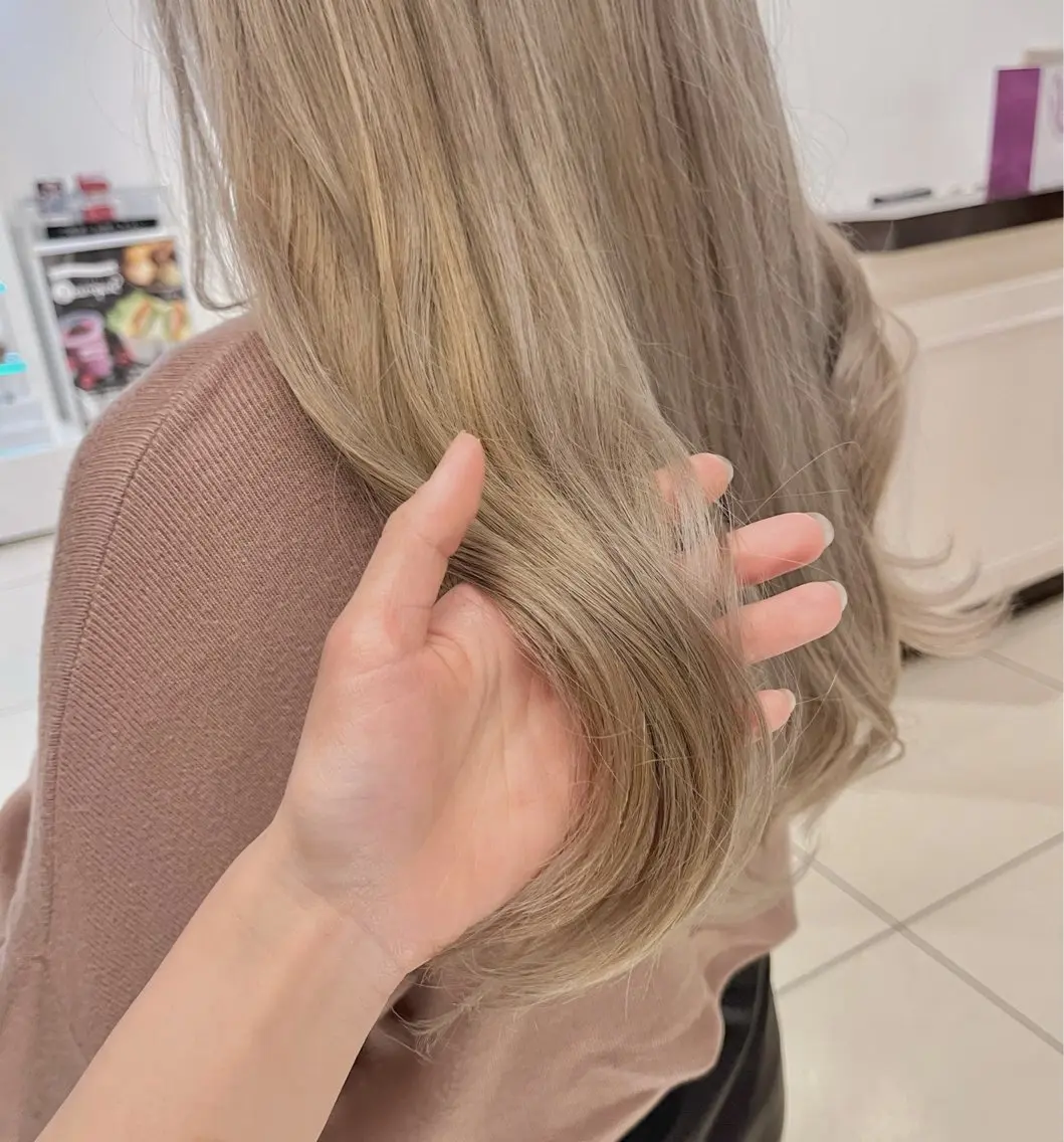 セミロング カラー パーマ ヘアアレンジ ちひろ /似合わせカラーのヘアスタイル