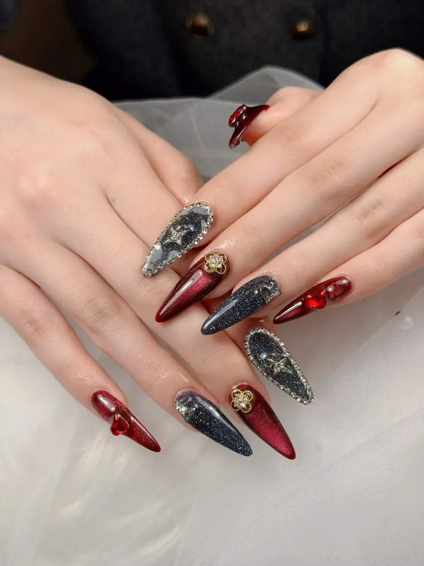 ネイル チークネイル フレンチネイル グラデーション キラキラネイル 韓国ネイル ハンドネイル HIKARIHANA NAILのネイルデザイン