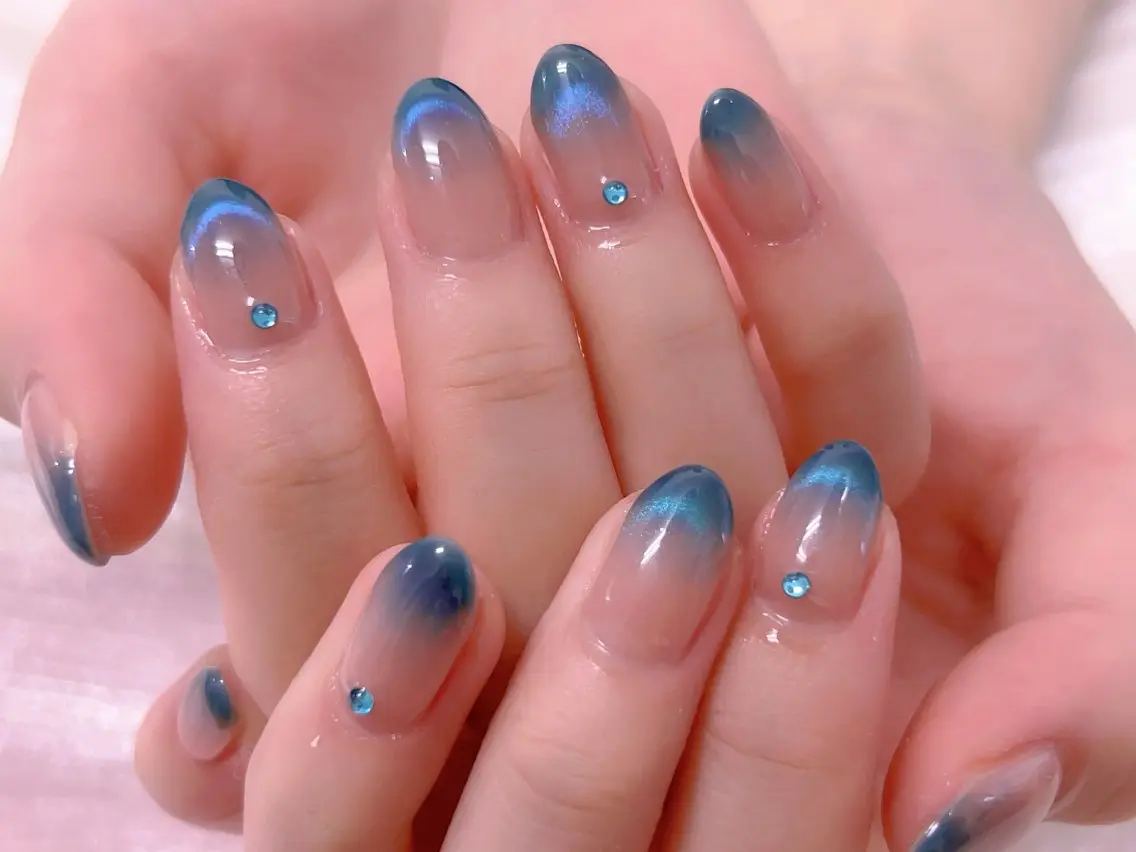 ネイル フレンチネイル ジェルネイル グラデーション 韓国ネイル マグネットネイル ハンドネイル 【長さ出し】 IRIS NAILのネイルデザイン