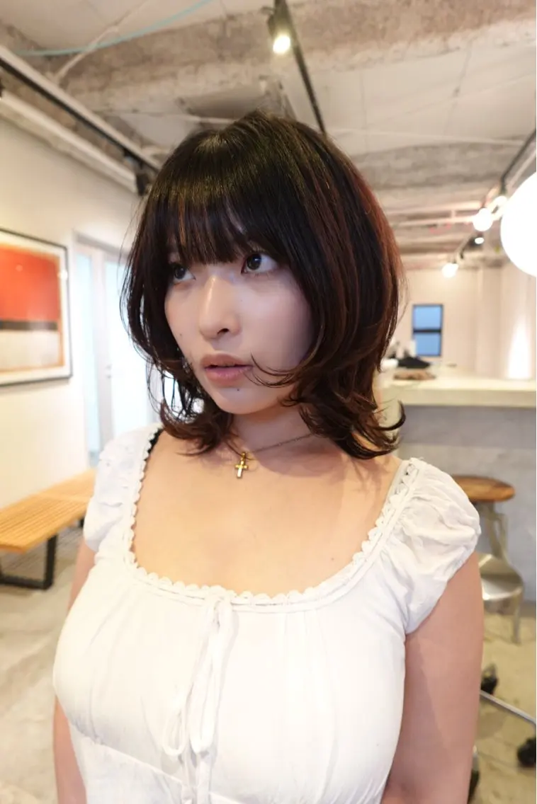 ミディアム カラー レイヤーカット カット トリートメント Iwai sのヘアスタイル