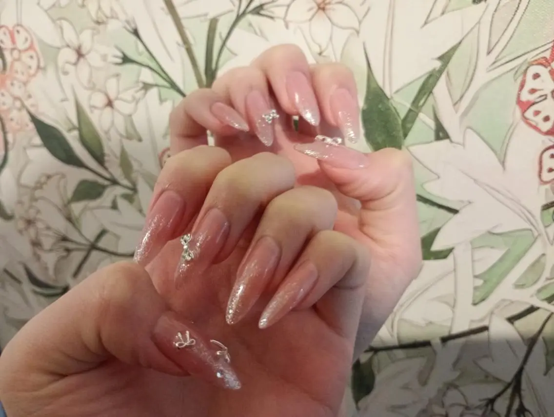 ネイル 長さ出し フレンチネイル ジェルネイル ガラスフレンチ 韓国ネイル Hana Bloom Nail💛Rinaのネイルデザイン