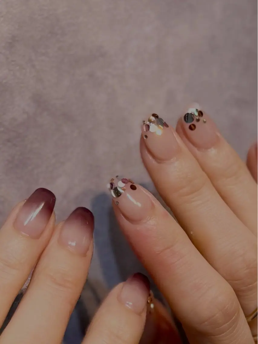ネイル グラデーション ホログラムネイル ニュアンスネイル relow トノイケのネイルデザイン
