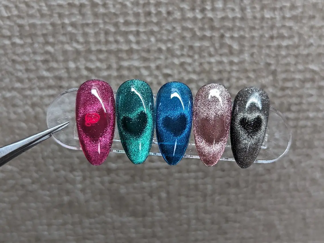 ネイル マグネットネイル ハンドネイル Nailsalon Graciasのネイルデザイン