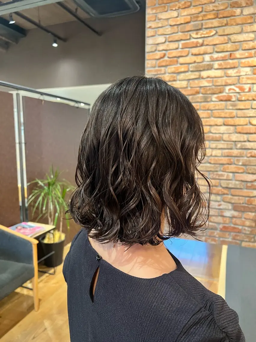 ミディアム ミディアムパーマ ボブ パーマ 山田 恭華 /コテ巻き風パーマのヘアスタイル
