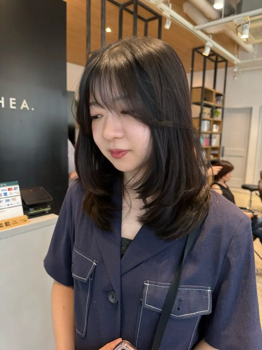 セミロング カット ヘアカラー 表参道SHEA Am iのヘアスタイル