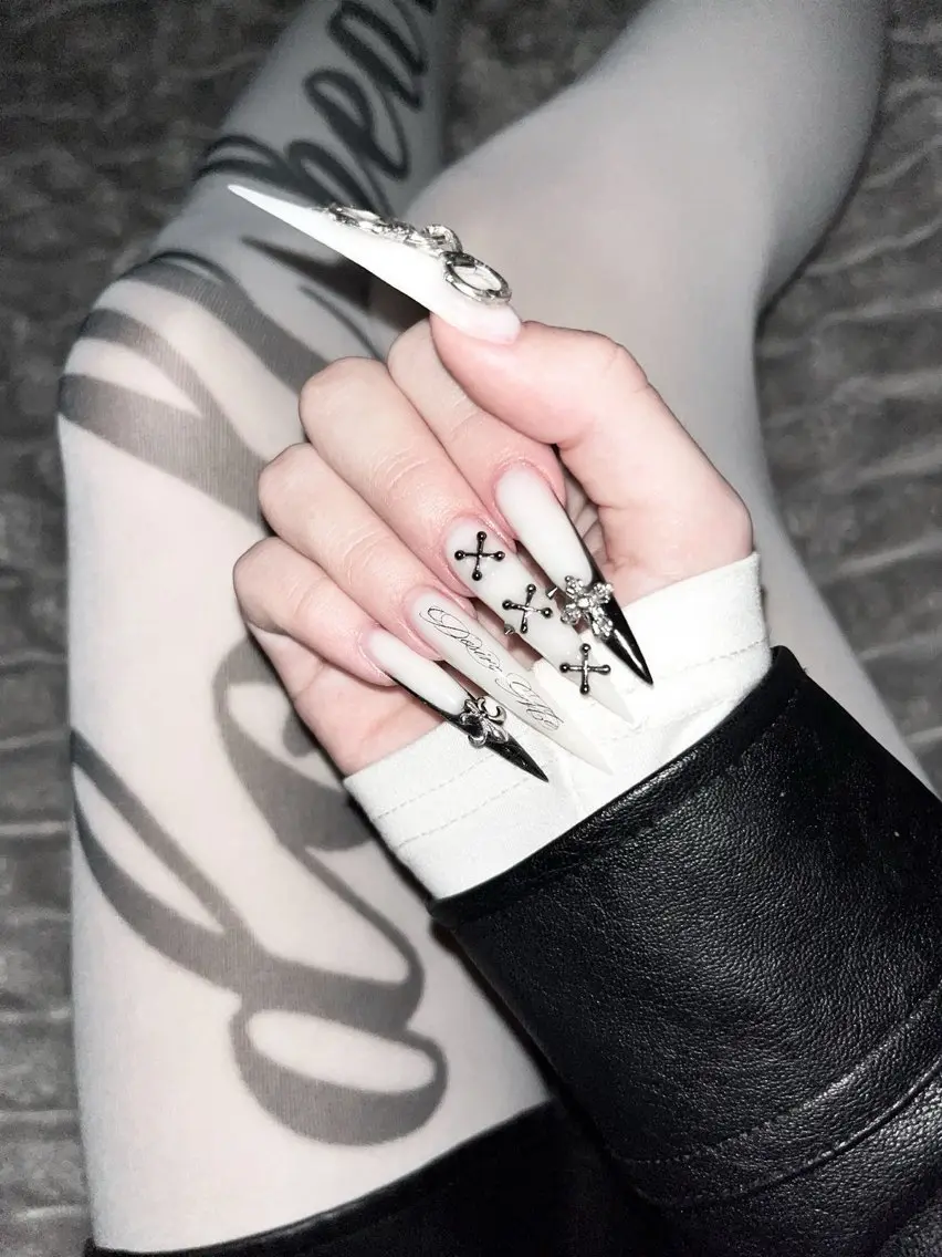 ネイル 韓国ネイル マグネットネイル 持ち込み ハンドネイル Dyo Nail_Royalのネイルデザイン