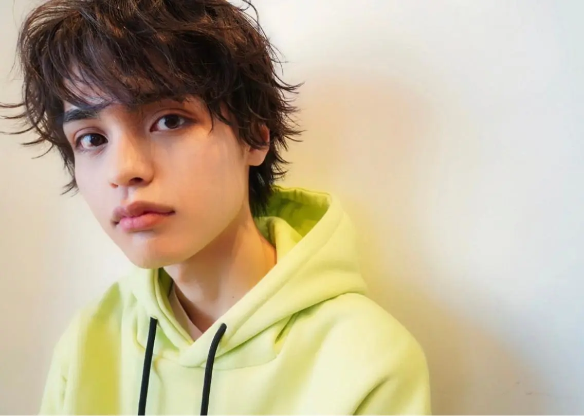 ショート カラー パーマ メンズ アップバング メンズブリーチ センターパート ダウンパーマ フェードカット カット Men'ssalon LiG／kaitoのヘアスタイル
