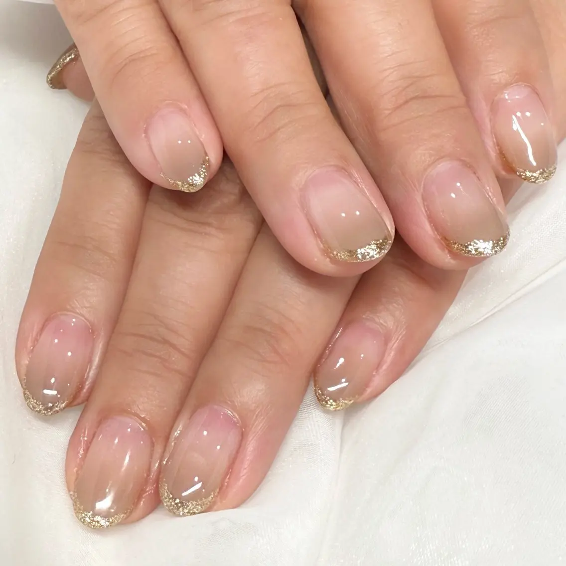 ネイル フレンチネイル ゴールド シンプルネイル ハンドネイル CarinaNail Chieのネイルデザイン