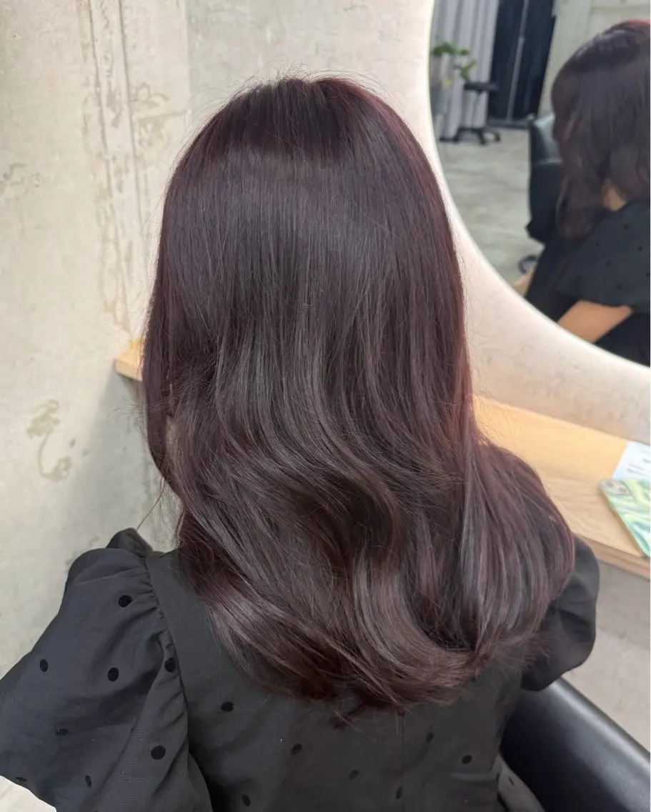 ミディアム カラー ブリーチ ボルドーカラー 透明感カラー ブリーチなしカラー トリートメント 秋山 七海のヘアスタイル