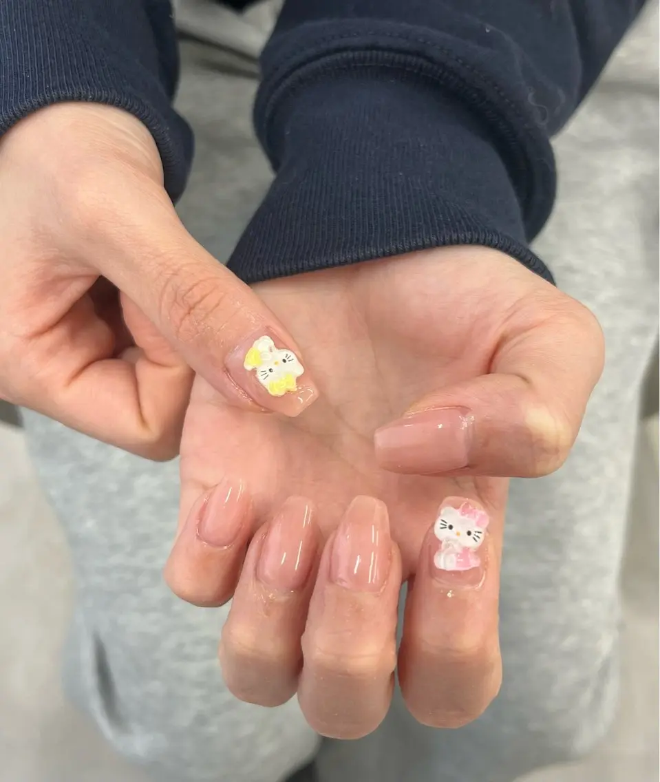 ネイル シンプルネイル schon 🎀saraのネイルデザイン
