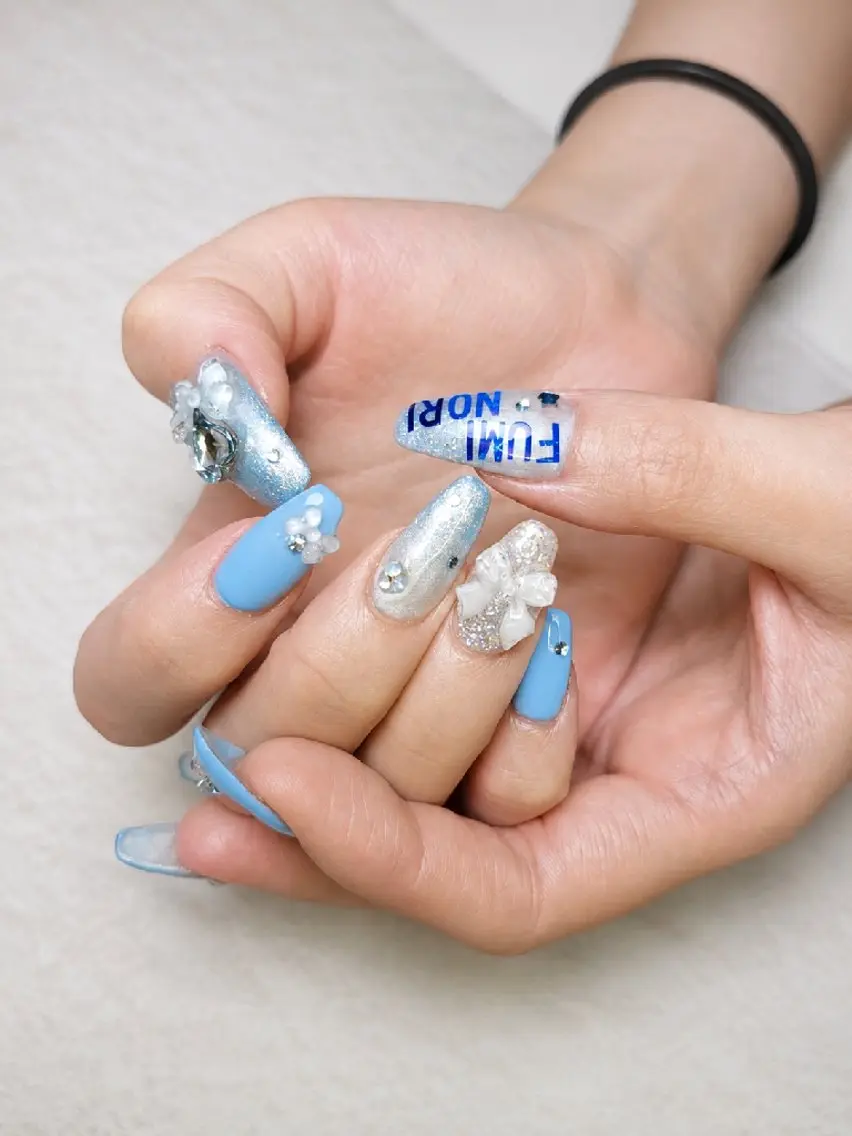 ミディアム nailsalon   Lunoaのネイルデザイン