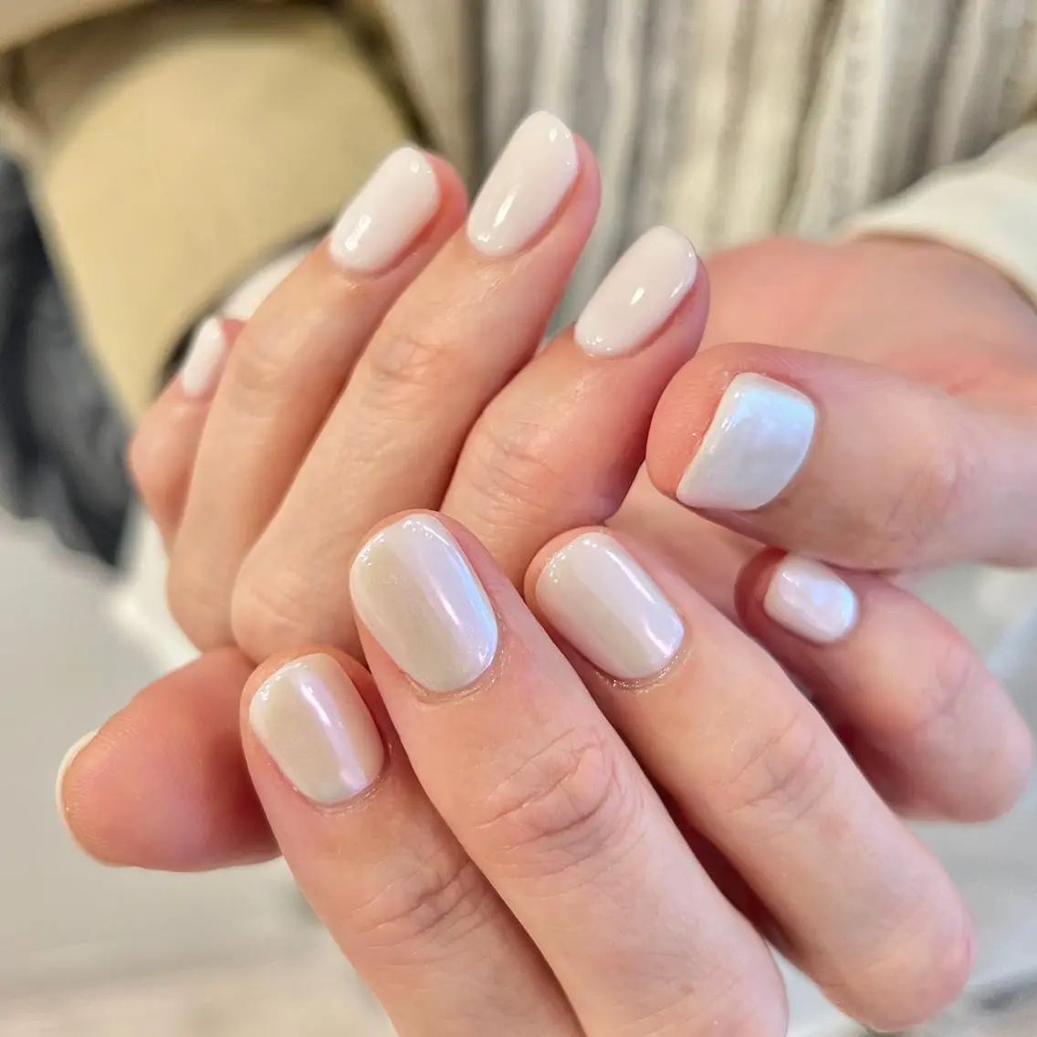 ネイル オーロラネイル ミラーネイル 持ち込み ニュアンスネイル オフィスネイル ハンドネイル REHTOF |朝7時Open☀️のネイルデザイン