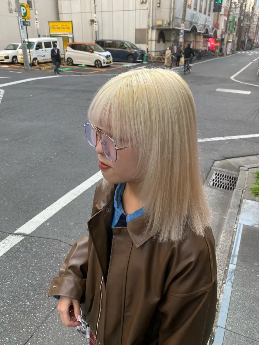 セミロング カラー 抜きっぱなしブロンド ブロンド ホワイトブロンド ヘアカラー トリートメント グレージュ達人/赤み 消し/ブリーチ/岩崎のヘアスタイル