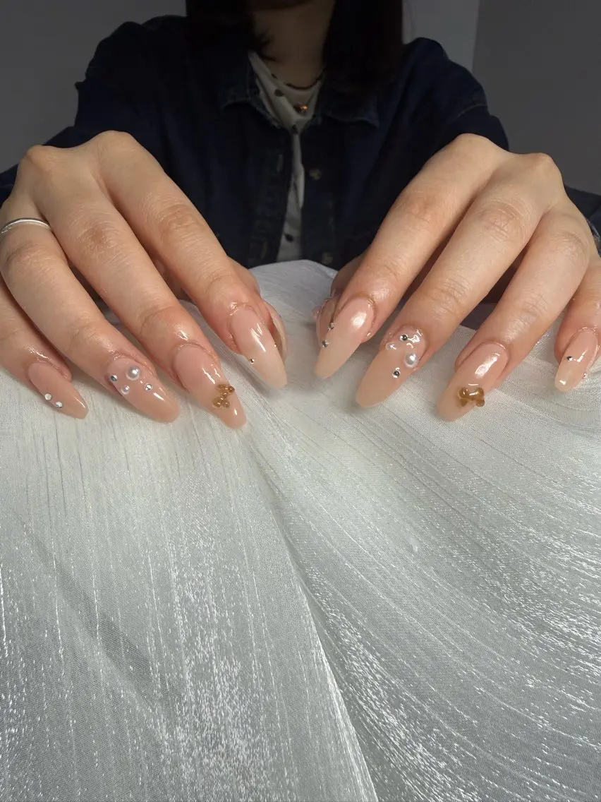 ネイル リボン Nailroom Hのネイルデザイン