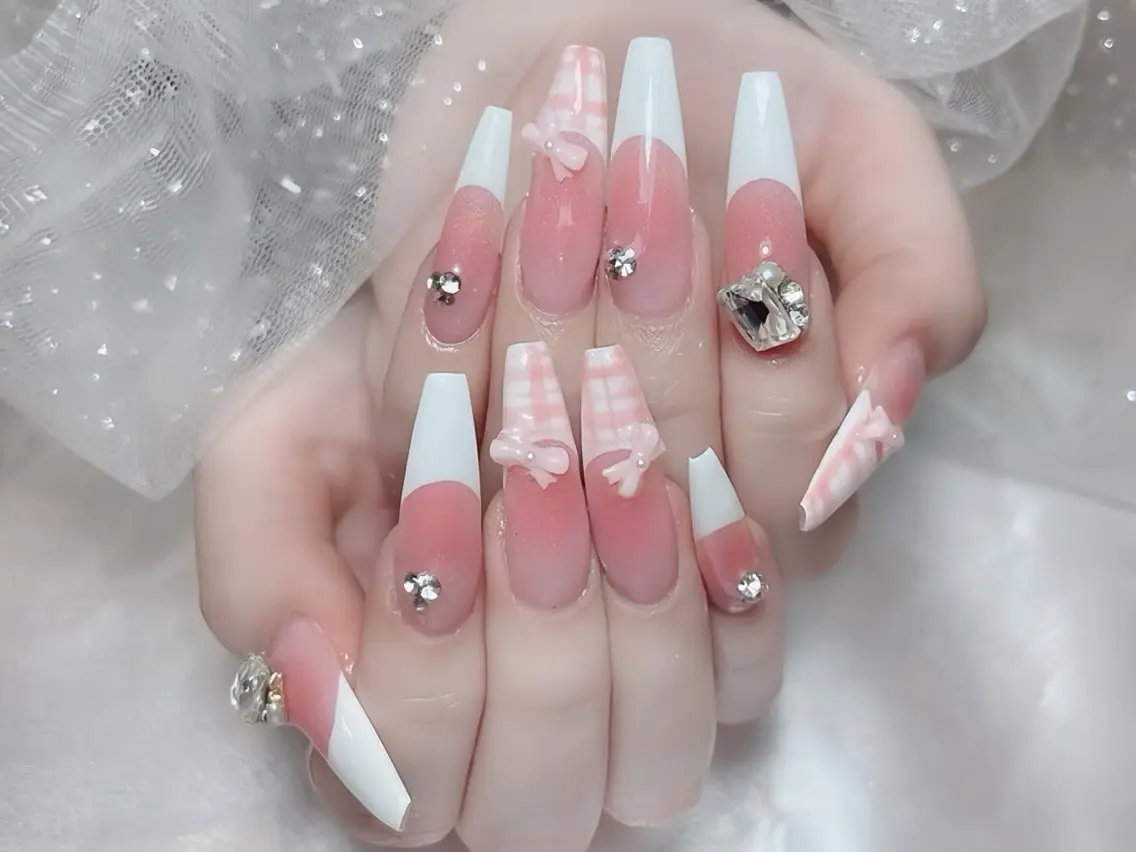 ネイル オーロラネイル ブルー フットネイル ジェルネイル 氷ネイル・うるうるネイル ハンドネイル Rin Nail 新大久保店のネイルデザイン