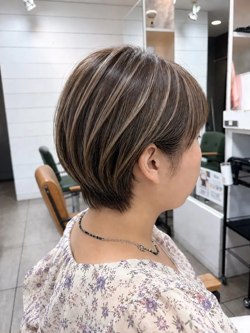 似合わせカット+白髪ぼかしハイライト¥19800〜の写真