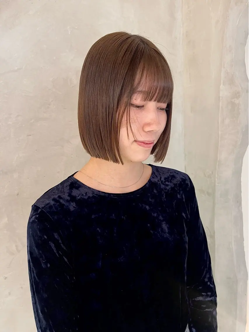 ミディアム カラー カット ヘアカラー トリートメント 切りっぱなしボブ/ 艶カラー/綾莉のヘアスタイル