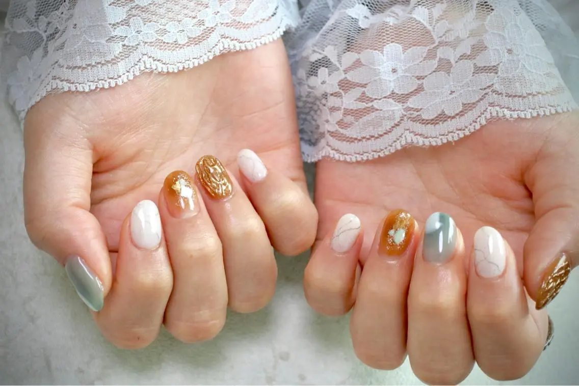 ネイル オーロラネイル カジュアル ジェルネイル ラメ(グリッター) マグネットネイル ハンドネイル MH Nailのネイルデザイン