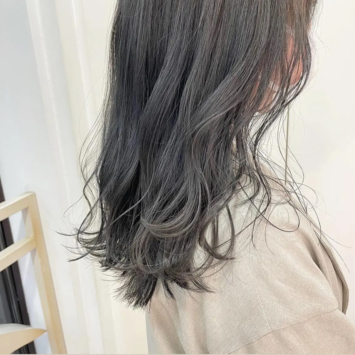 セミロング カラー TRENCH 相澤 果歩のヘアスタイル