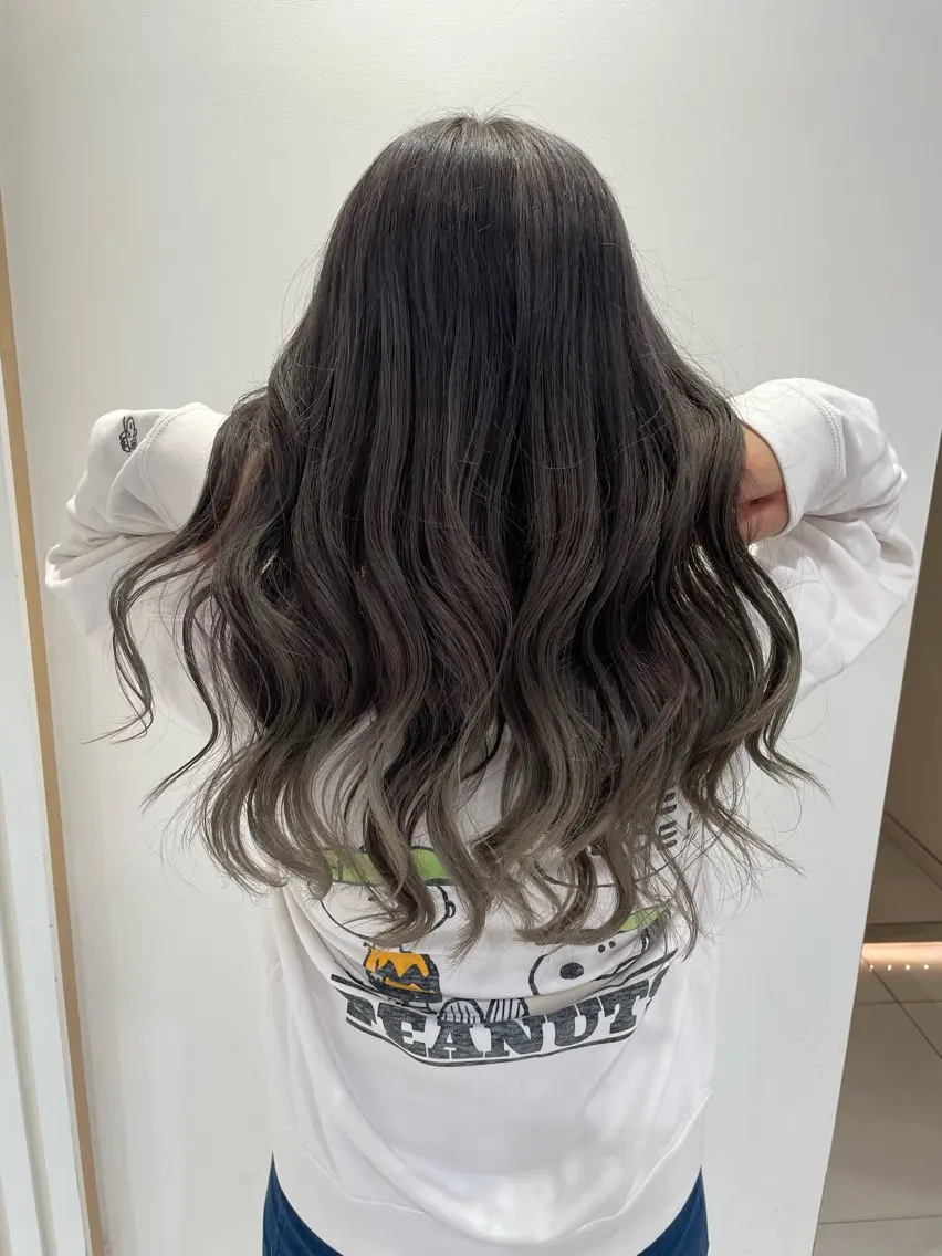 ロング カラー 透明感カラー ダブルカラー カット ヘアカラー トリートメント 🫧L`pul🫧 yuiのヘアスタイル