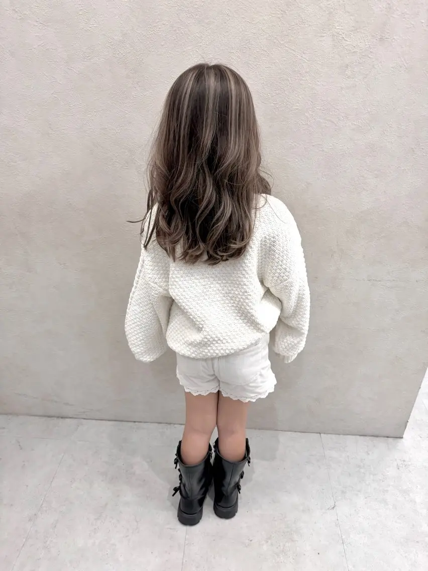セミロング カラー キッズ AKI 🐉のヘアスタイル