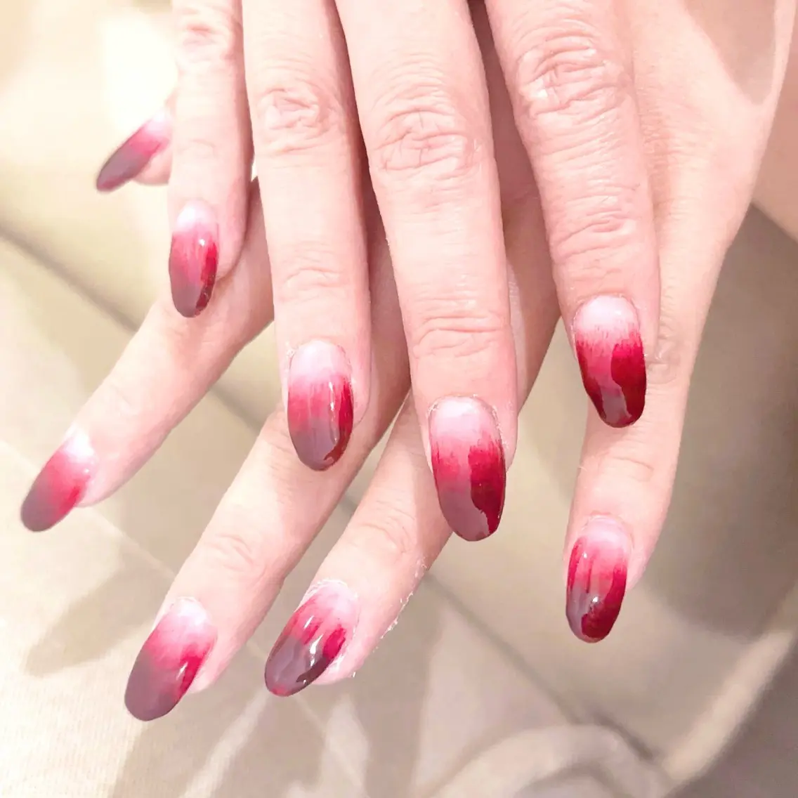 ネイル ブラウン グラデーション 赤色 ハンドネイル ハンドケア MYu Beauty Salon  MAIのネイルデザイン
