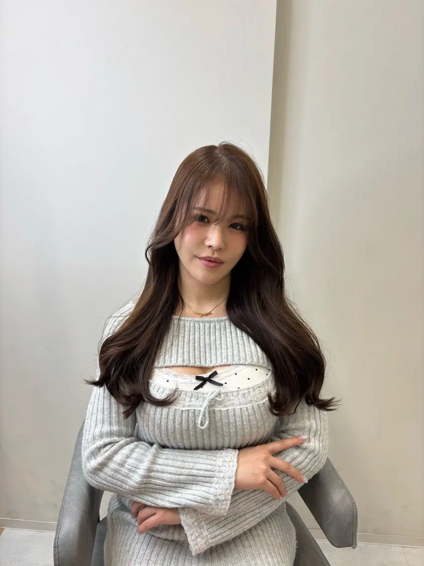 ロング カラー ベージュカラー 透明感カラー レイヤーカット ユウキ/透明感カラー レイヤーカットのヘアスタイル