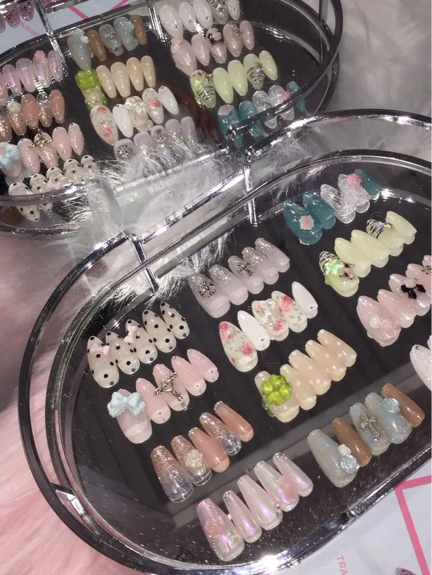 ネイル W NANAMIのネイルデザイン