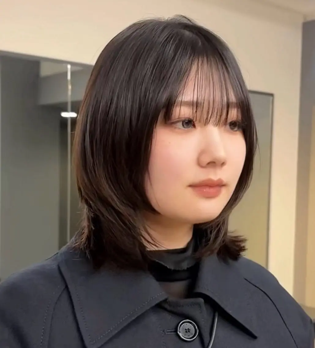 ミディアム 重里 瑠花のヘアスタイル